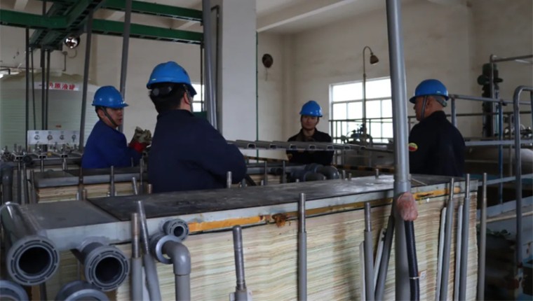 ���߽�һ�ߡ���������ĥ���緶