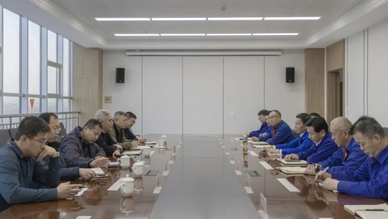 ��Ȫ���Ŷ��¾ָ���ϯ��־��һ�е� ����������˾���콻��